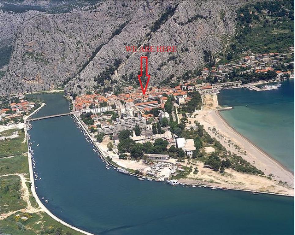 Apartment Romic Omis Bagian luar foto