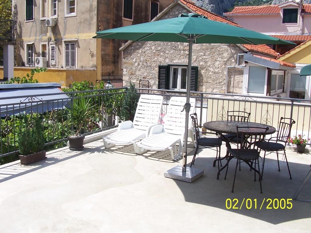 Apartment Romic Omis Bagian luar foto