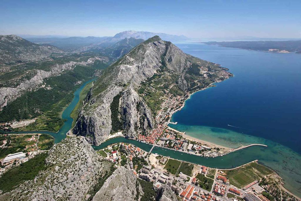 Apartment Romic Omis Bagian luar foto