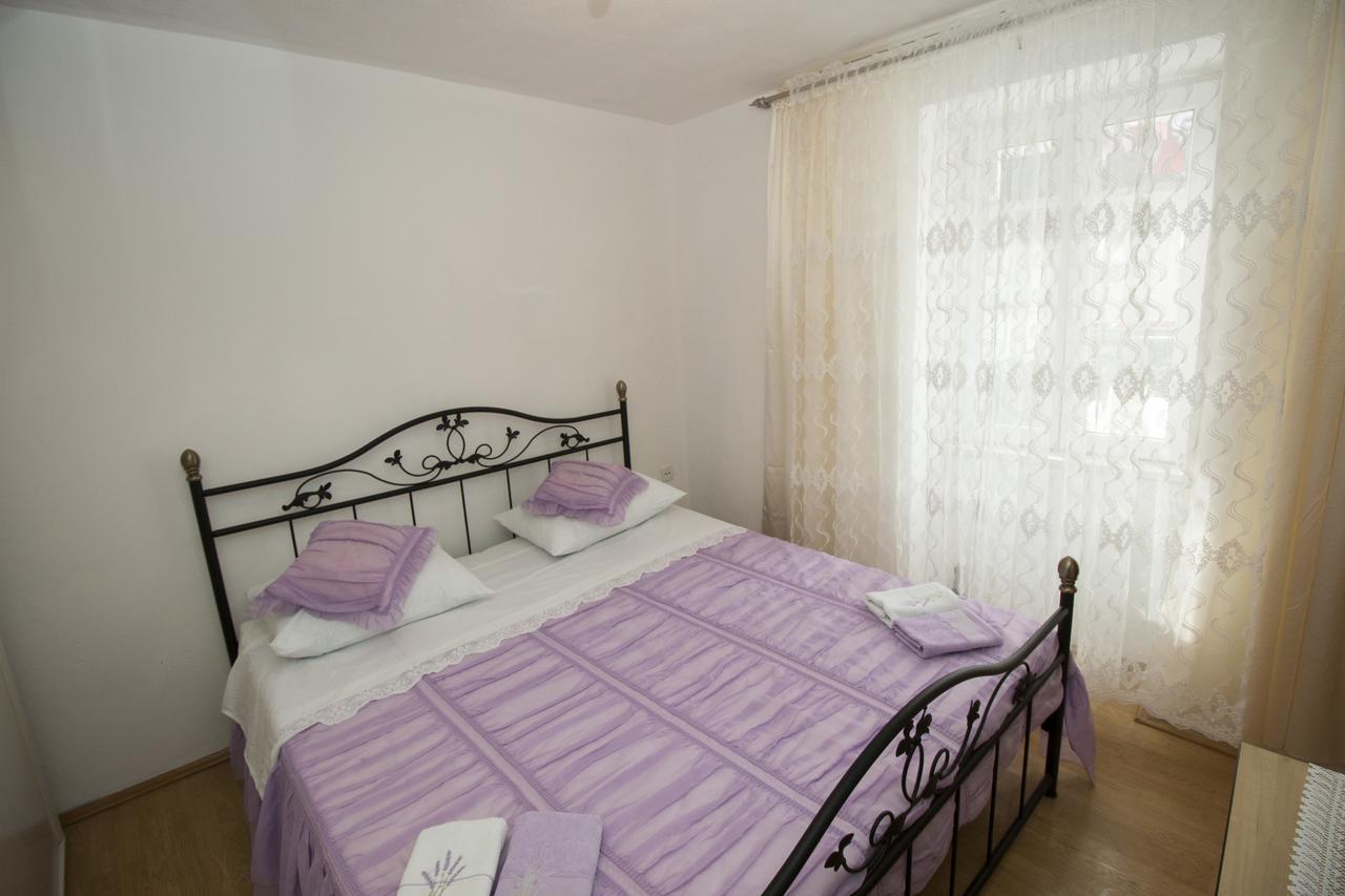 Apartment Romic Omis Bagian luar foto